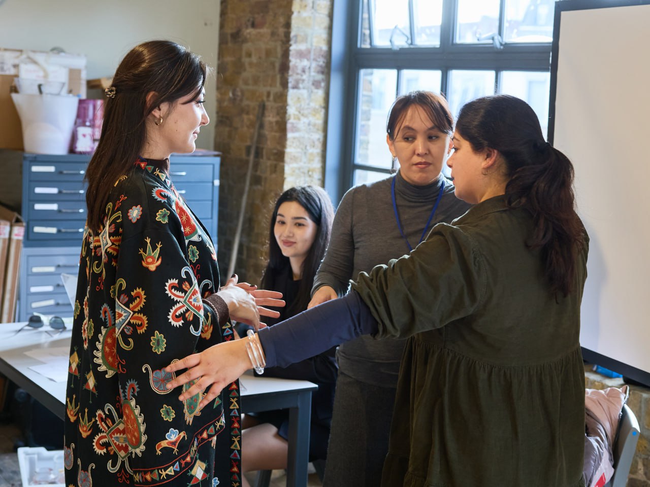 from-february-25-to-27-2025-a-suzani-embroidery-masterclass-was-held-at-the-kings-foundation-school-of-traditional-arts-in-london