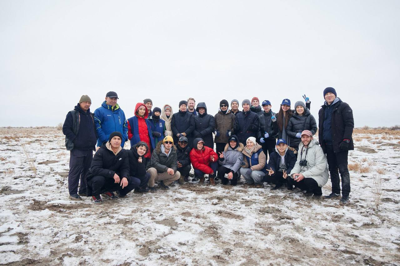 Aral School, ACDF and UNDP Plant Saxaul on the Dried Seabed of the Aral Sea