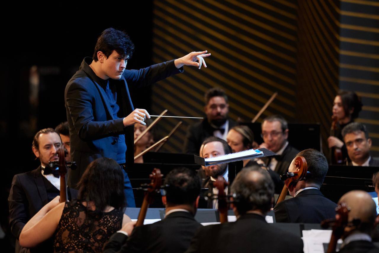 in-tashkent-the-long-awaited-concert-of-conductor-aziz-shokhakimov-pianist-denis-kozhukhin